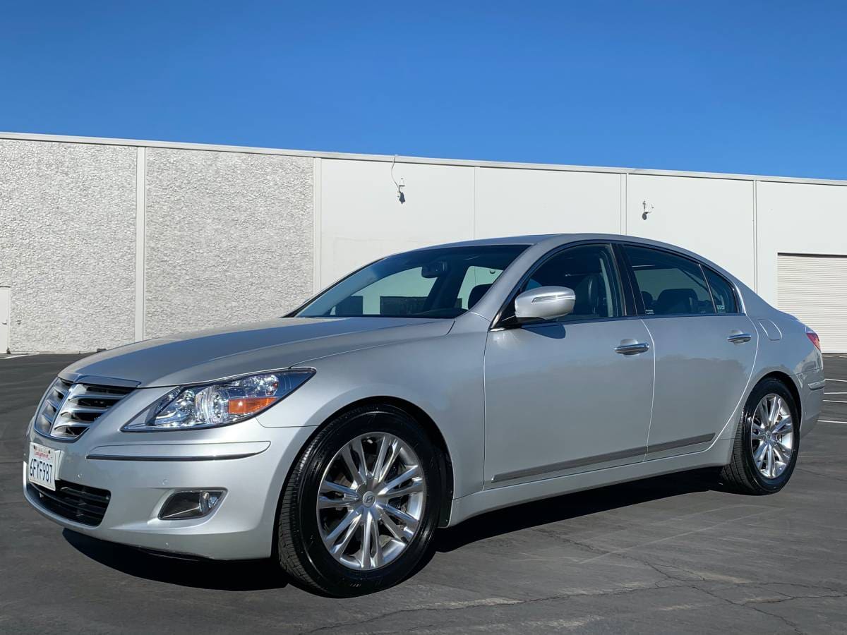 2009 Hyundai Genesis 4.6 V8 with 52k Miles Klipnik