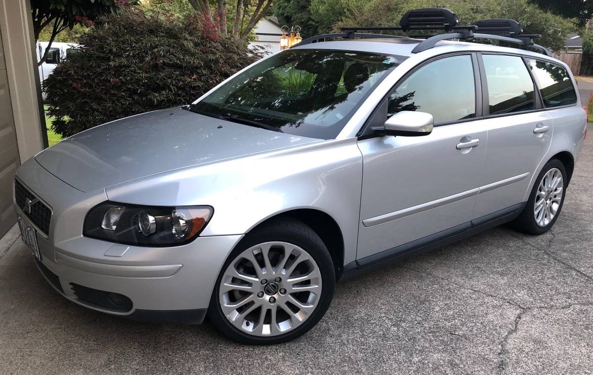 Volvo v50 on sale manual transmission