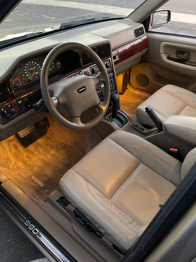 1995 Volvo 960 sedan interior