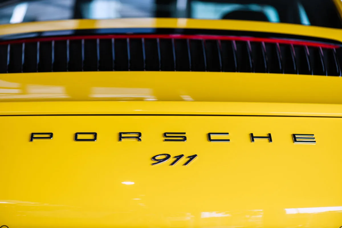 Porsche 911 badge