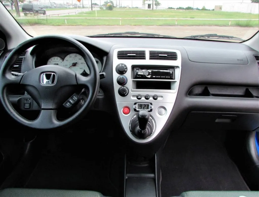 Wellkept EP3 Generation Honda Civic Si in Vivid Blue Klipnik