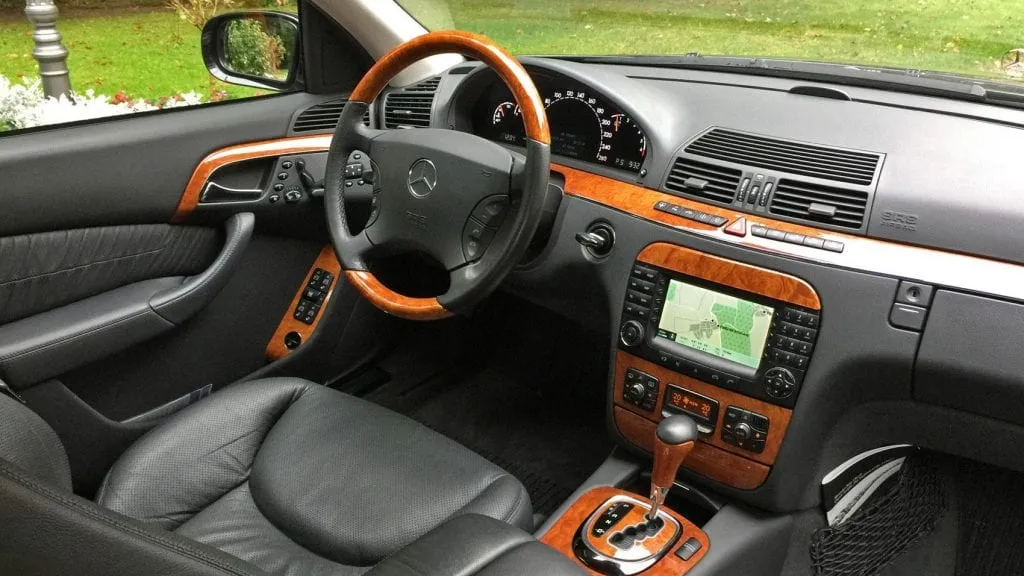 Mercedes-Benz W220 interior